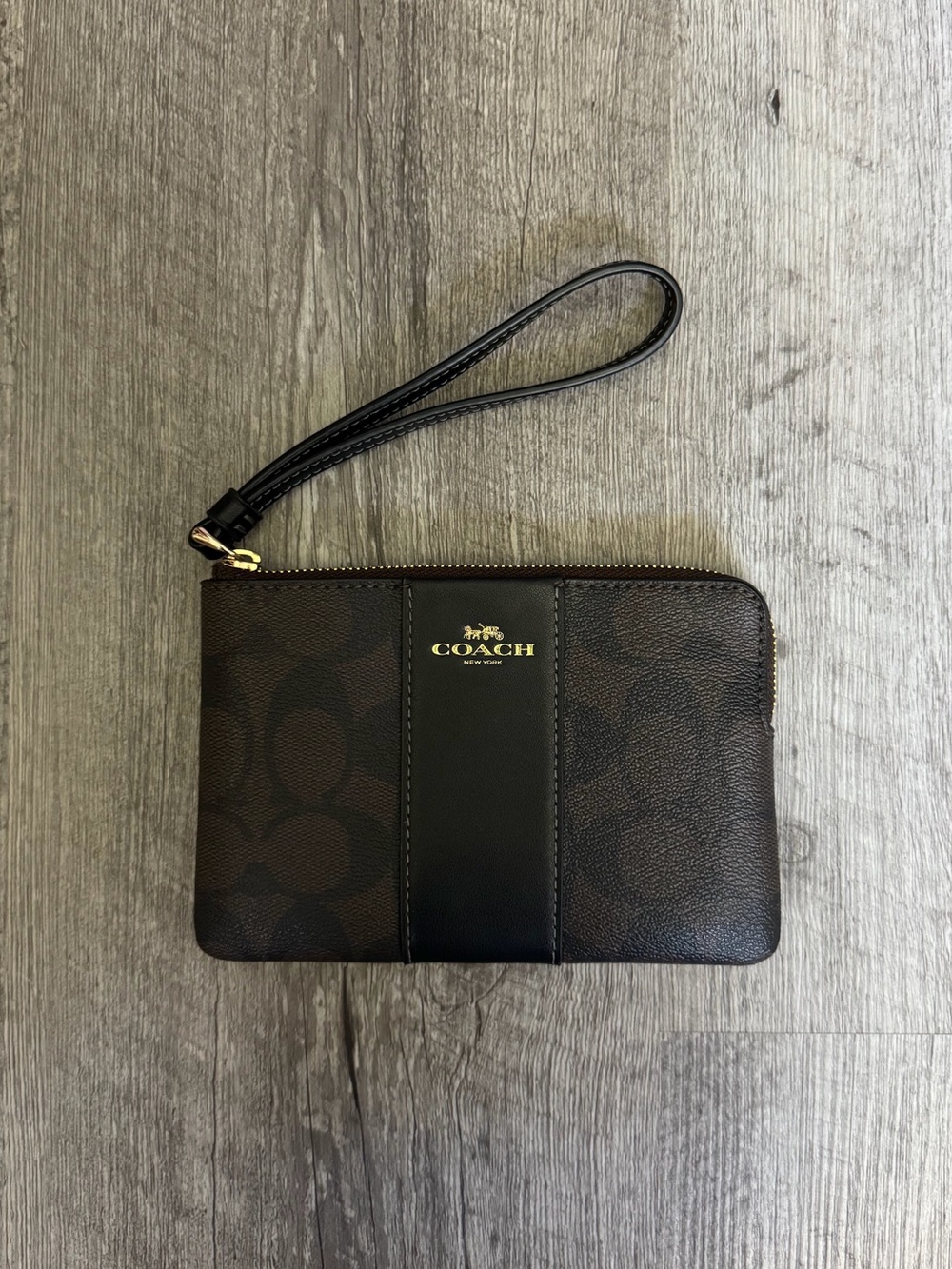NWOT coach outlet signature canvas wristlet